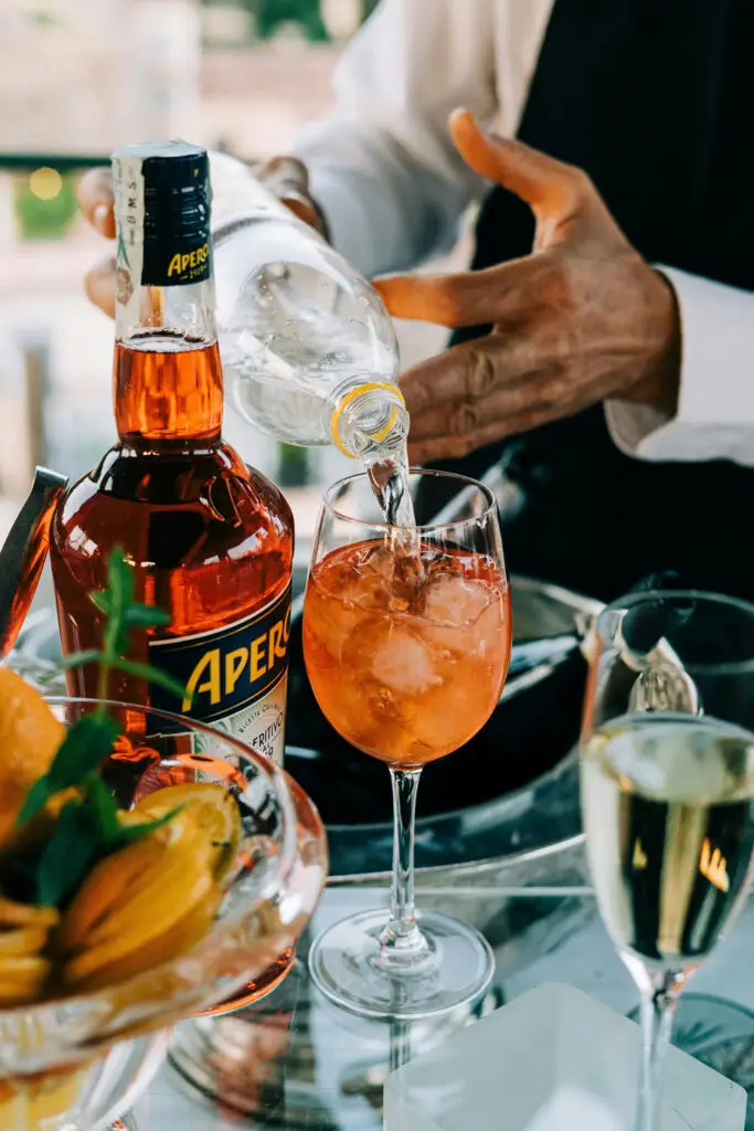 The Aperol Spritz is more than just a cocktail; it’s a vibrant expression of Italian culture, a drink that embodies the spirit of la dolce vita. This refreshing, bittersweet concoction has become a global sensation, but its roots stretch back over a century to the bustling streets of Padua, Italy.